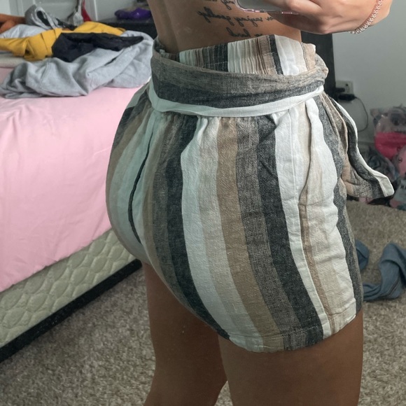 Women’s canvas shorts! - Picture 3 of 5